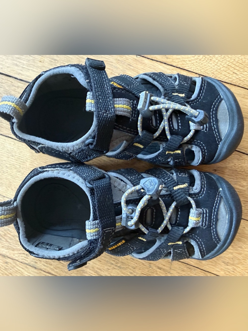 Keen Kids Black and Gray Seacamp Closed Toe Sandals Size 11 - Picture 3 of 5